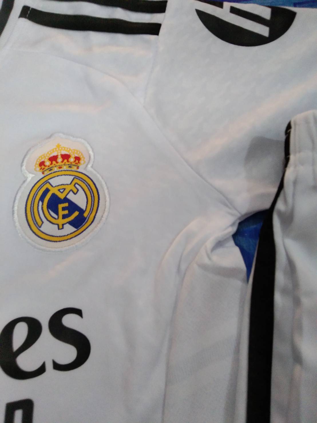 ชุดบอลเด็กเรียล มาดริดเหย้า 2025-2026