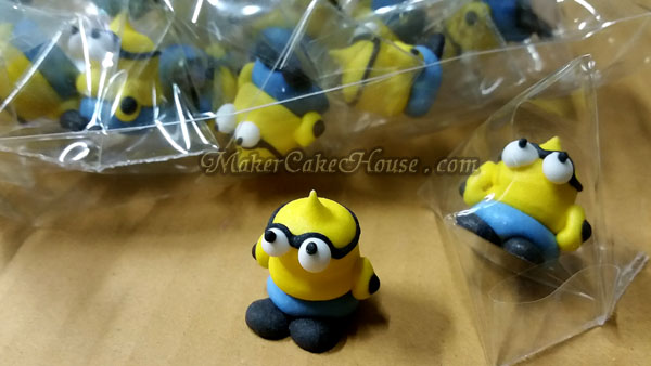 ตุ๊กตาไอซิ่งรูปมินเนี่ยน Minions ( 20 ชิ้น )