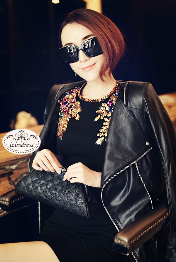 ***หมดค่ะ***เดรสผ้าค๊อตตอนเนื้อดีเนื้อนุ่มสีดำทรงเข้ารูป คอกลมแขนสันปักเลื่อมที่ช่วงบนสวยเหมือนแบบค่ะ