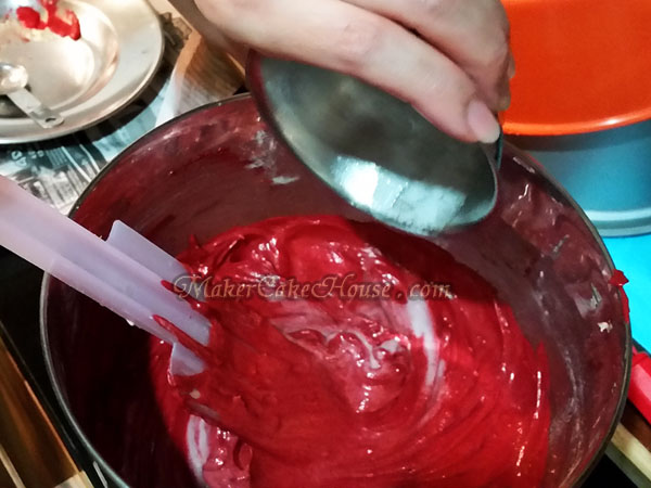 วิธีทำเรดเวลเว็ทเค้ก (Red VElvet Cake) 14