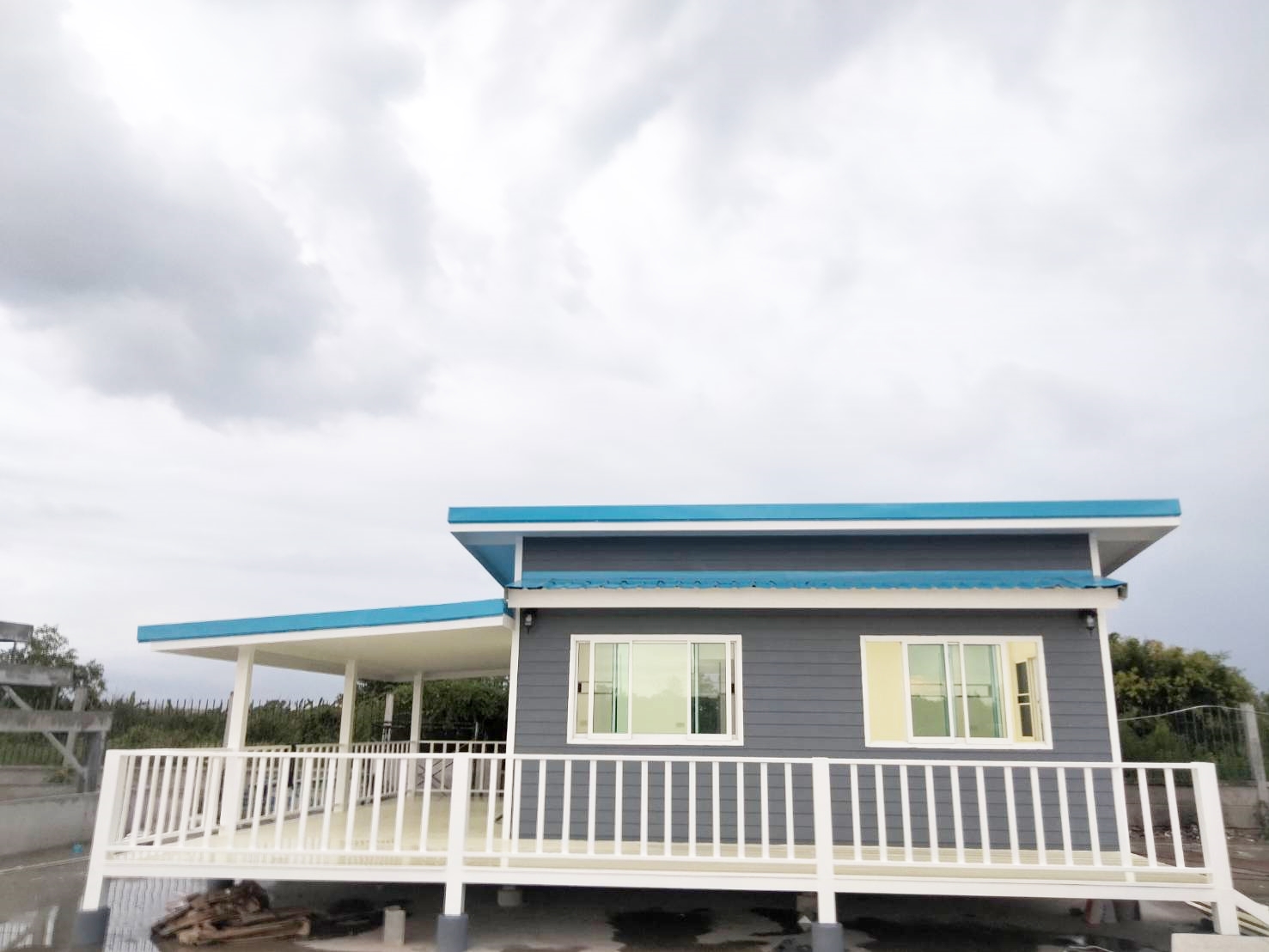 บ้านน็อคดาวน์ ขนาด 9 * 8 เมตร ในตัวบ้าน ขนาด 6*6 เมตร ราคา 550000 บาท