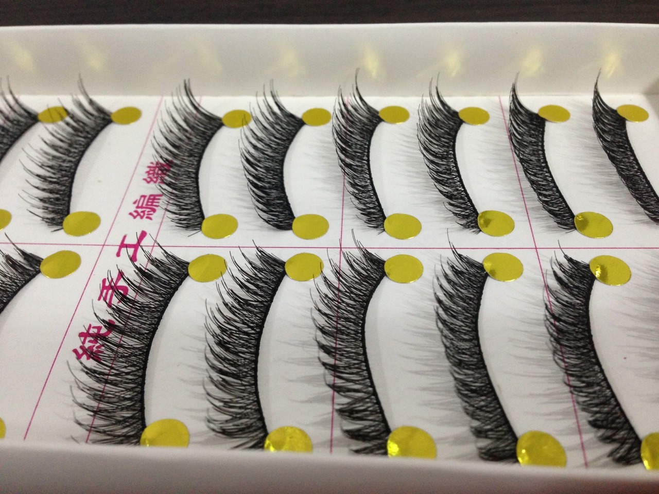 V-077 ขนตาเเกน(ไหม)(ราคาส่ง) ขั้นต่ำ 15 เเพ็ค คละเเบบได้