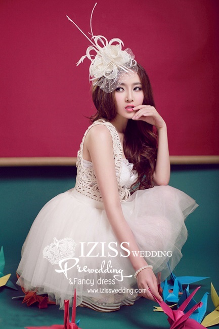 **พรีออเดอร์** PW080 ชุดถ่ายพรีเว็ดดิ้ง (pre wedding dress) ชุดแฟนตาซีชายหญิง "ธีมสีขาวครีม"