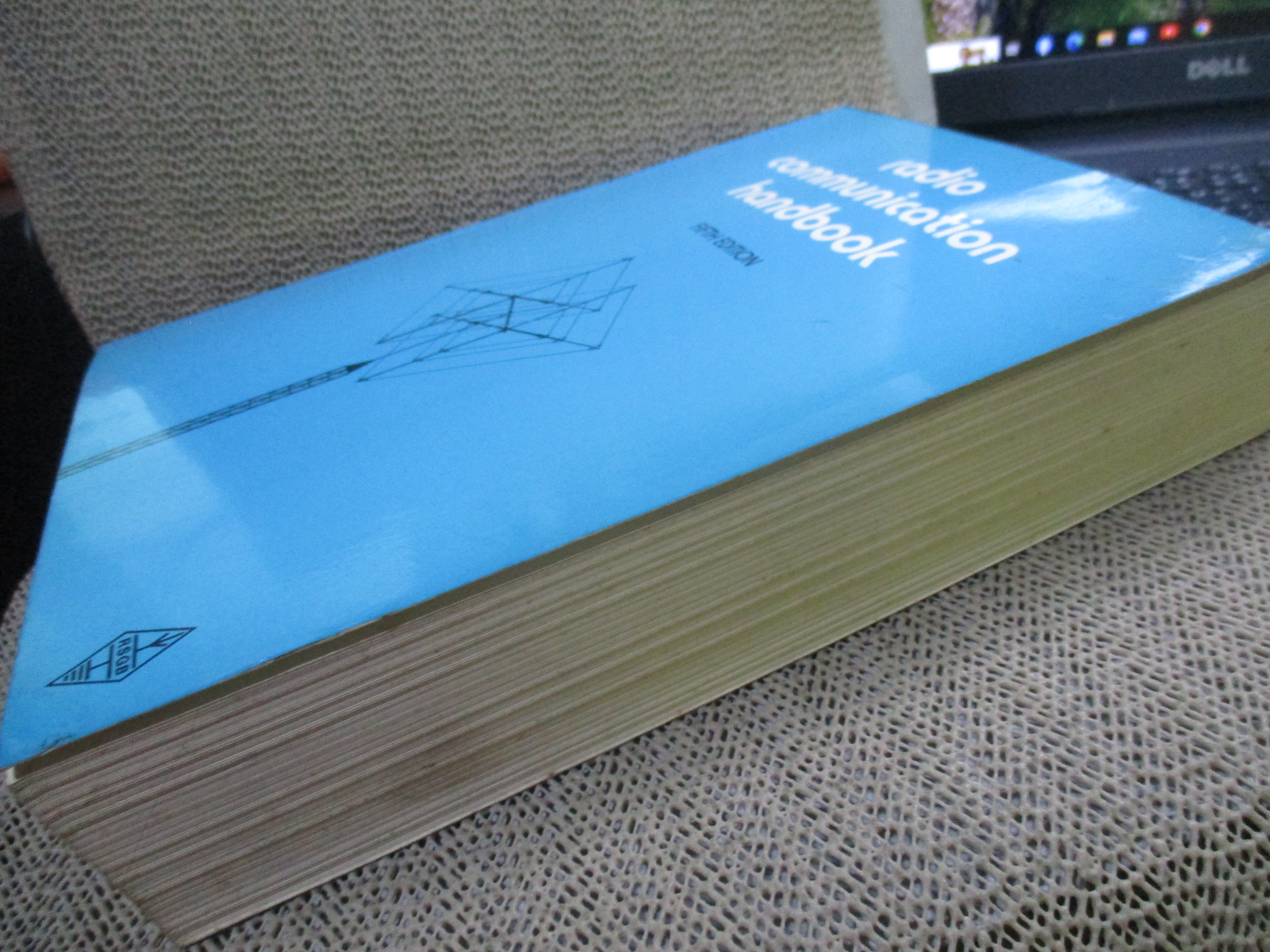 RADIO COMMUNICATION HANDBOOK โดย RSBG (RADIO SOCIETY OF GREAT BRITAIN พิมพ์5 ปกอ่อน หนา ๆ หนัก ๆ