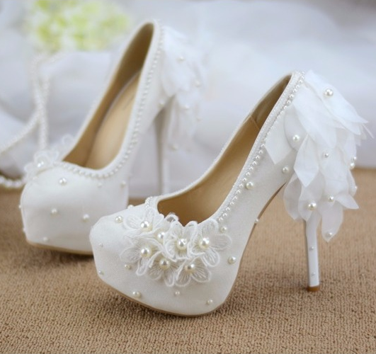 รองเท้าเจ้าสาวสีขาว ไซต์ 34-40 สูง 5.6 / 4.4 / 3.2 นิ้ว