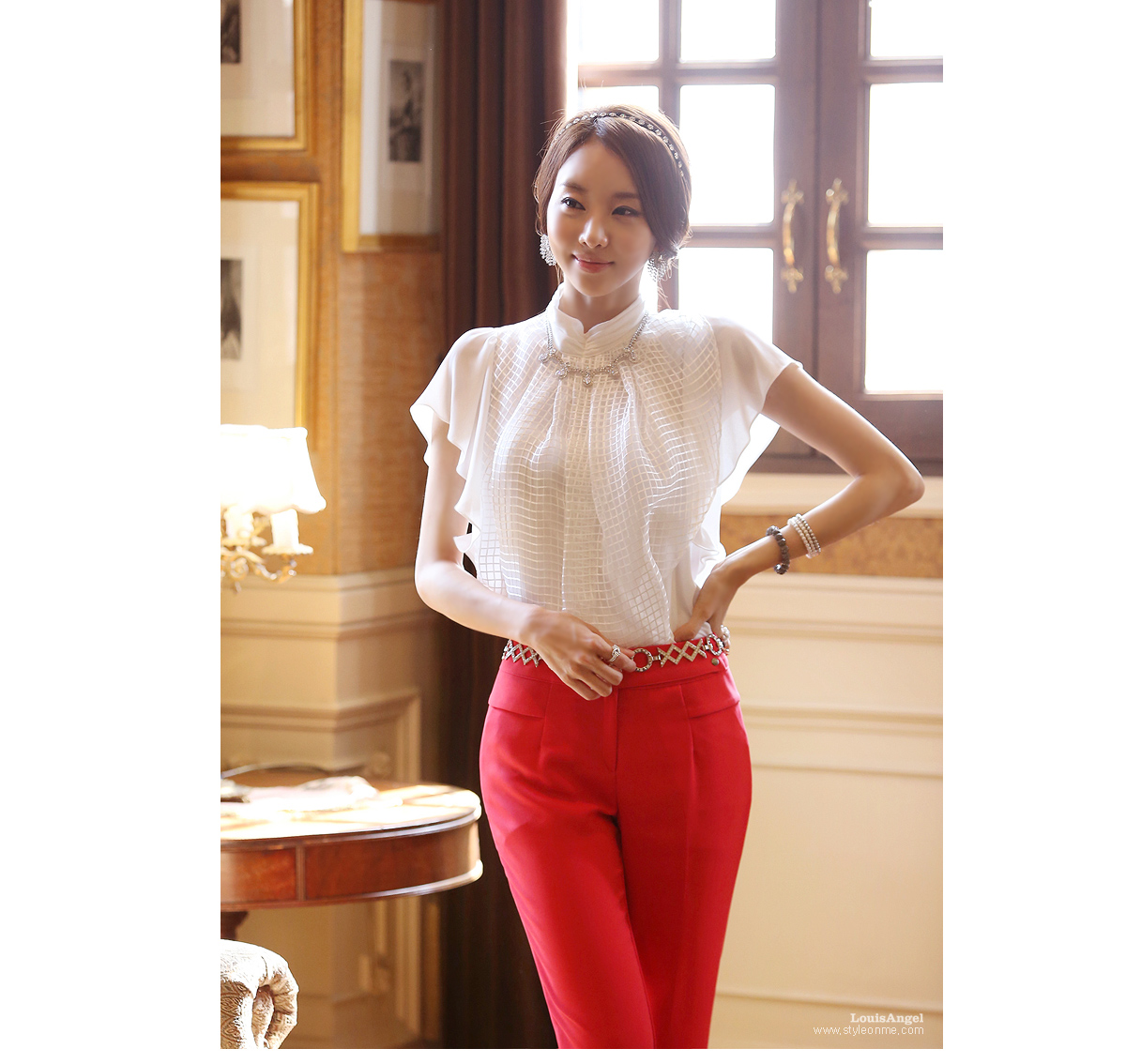 ***หมดค่ะ***เสื้อชีฟองสีขาวแขนสั้นปีกผีเสื้อ ตกแต่งด้วยผ้าตาข่ายลายตาราง หรูหรามากๆค่ะ