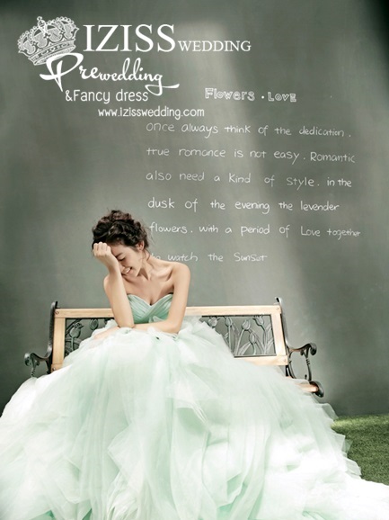 PW112 - Pre order ชุดคู่ถ่ายพรีเวดดิ้ง (prewedding dress) & ชุดแต่งงานแฟนซี (Fancy wedding dress)ชายหญิง "ธีมสีเขียว-เทา"