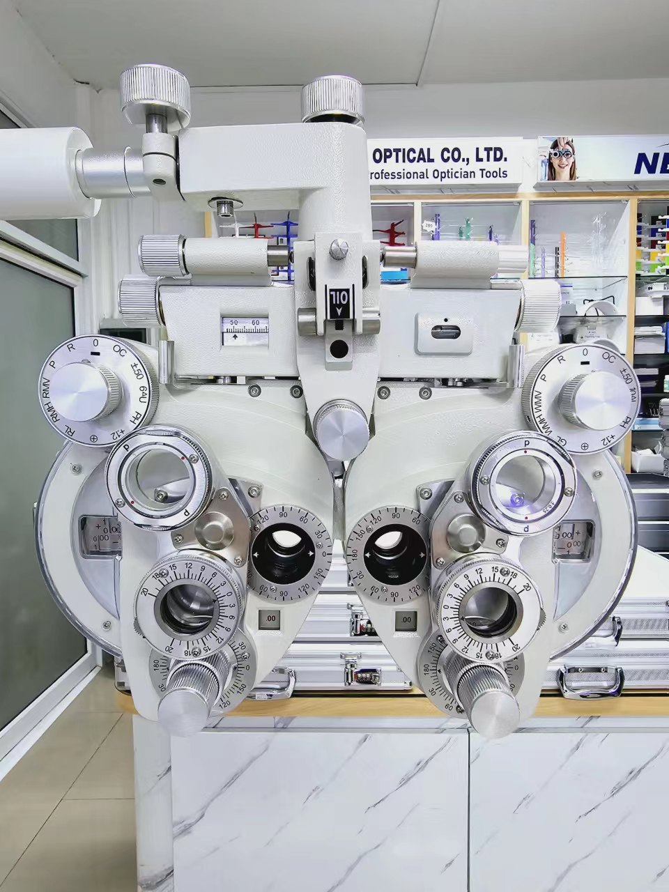 โฟรล็อปเตอร์ ST-100 สีขาว