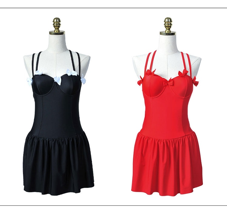 ***พรีออเดอร์***บิกินี่ชุดว่ายน้ำวันพีซ one-piece สีดำ แต่งช่วงอกด้วยโบว์เล็กๆ น่ารัก เล่นดีเทล sexy เล็กๆ โชว์แผ่นหลัง ด้วยสายบราคู่สลับไขว้กัน ช่วงกระโปรงแต่งระบาย สดใสน่ารักรับลมทะเล สวยเหมือนแบบค่ะ