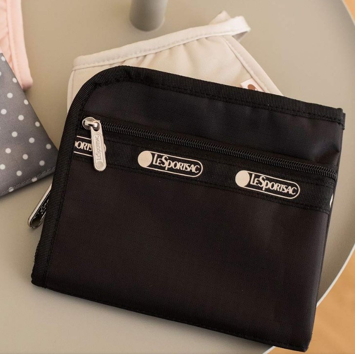 lessportsac pop star กระเป๋าใบเล็กสีดำ ใส่ลิปสติก แมส ขนาดกะทัดรัดพกพาสะดวก (ไม่มีแมส)