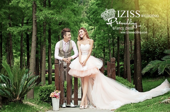 **พรีออเดอร์**รหัส PW053 ชุดถ่ายพรีเว็ดดิ้ง (pre wedding dress) ชุดแฟนตาซีชายหญิง "ธีมสีขาวพีช"