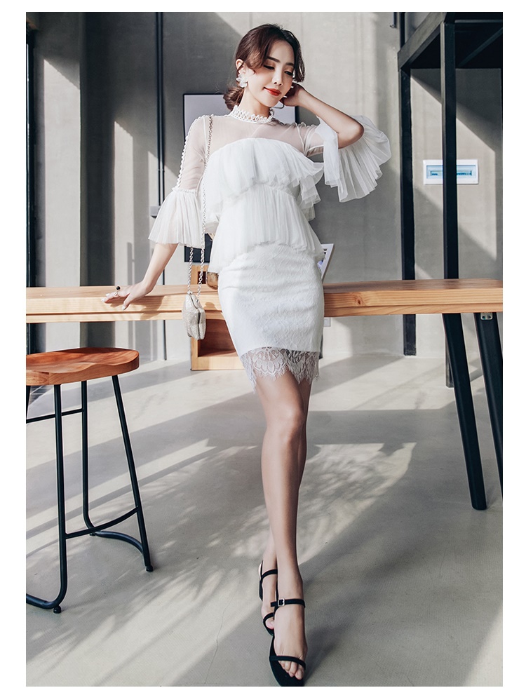 **หมดค่ะ** เดรสสีขาว ช่วงไหล่เป็นผ้าโปร่งซีทรูสีขาว รอบค่อเสื้อ ไหล่ แขนเสื้อแต่งด้วย ผ้าถักโครเชต์ลายตามแบบ สวยมากๆค่ะ