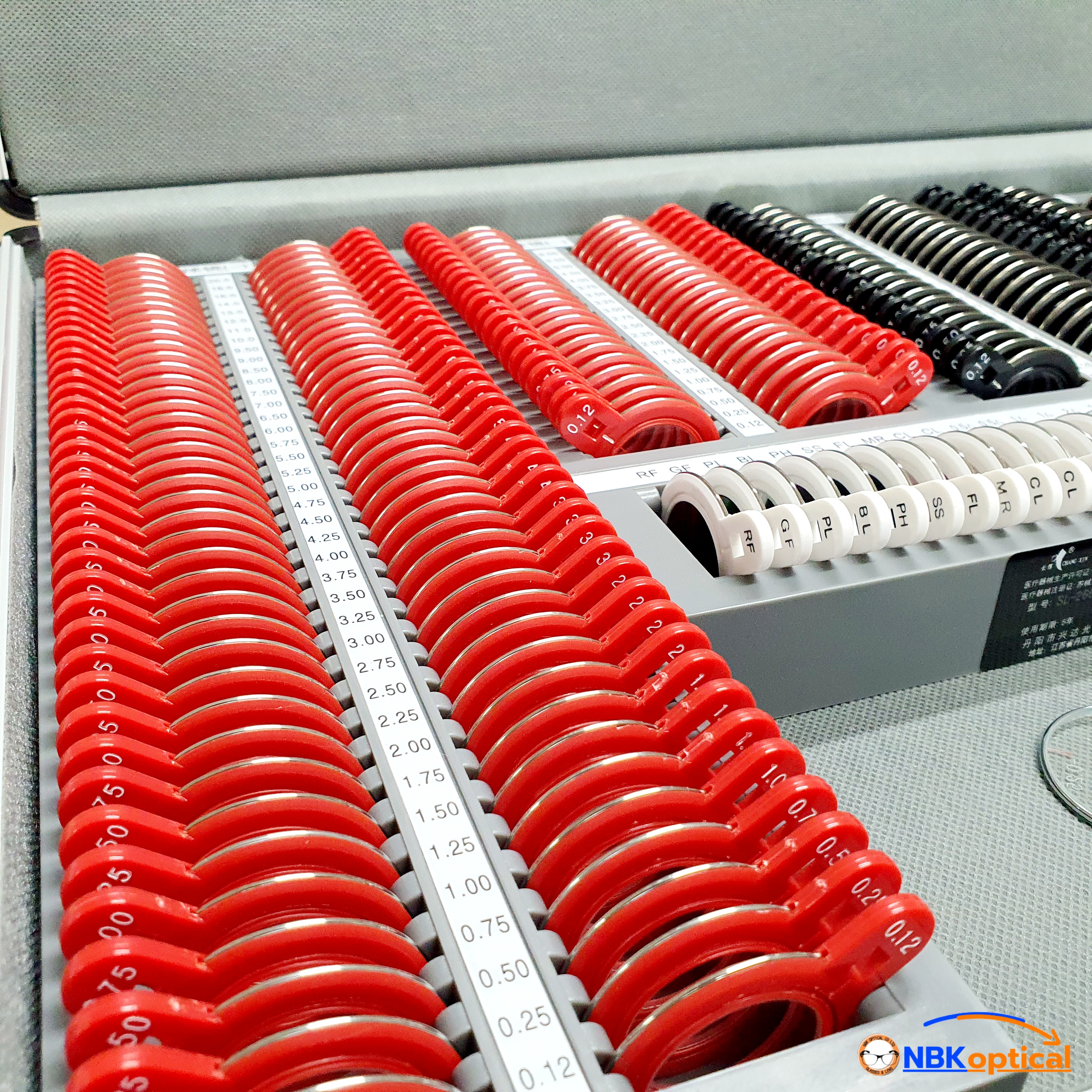 Trial lens set เลนส์เซ็ท ขอบพลาสติกริมโลหะ เลนส์กระจก (PT L) +-2000 (กล่องอะลูมิเนียม) + (ครอสไซเลนส์เดอร์)