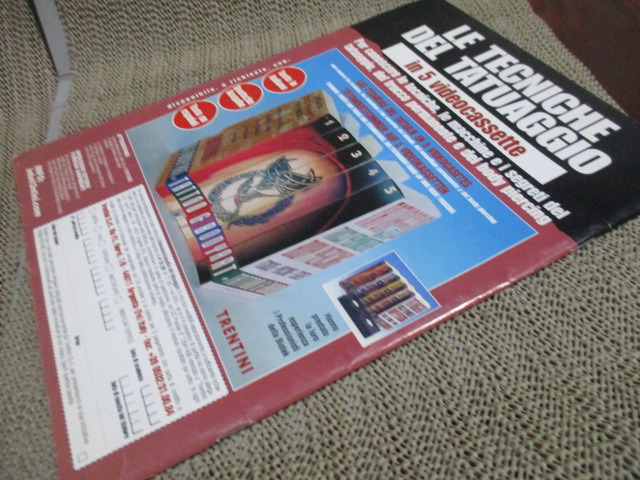 นิตยสารลายสัก TATTOO, COLOUR TATTOO ฉบับที่17 ปี25** (หนังสือบ้าน มือสอง) (สภาพ85-95%)