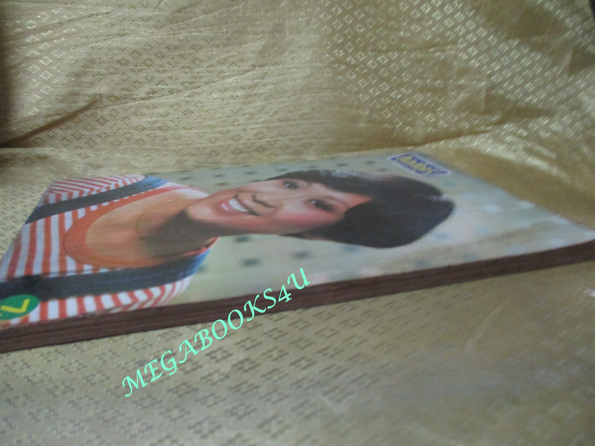 นิตยสารกุลสตรี ฉบับที่0154 ปี2520 ปก มาลินี ร่มไทรทอง ขอบหนังสือ มีรอยกัดกินตามรูป