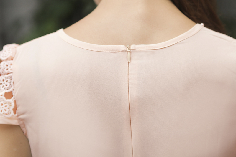 ***หมดค่ะ*** เดรสไปงานแต่งสีส้มโอโรสผ้าถักลายดอกไม้สีส้ม คอเสื้อประดับด้วยมุก กระโปรงผ้าโปร่งปักเลื่อมเป็นรูปดอกไม้ พร้อมเข็มขัดสวยเหมือนแบบค่ะ