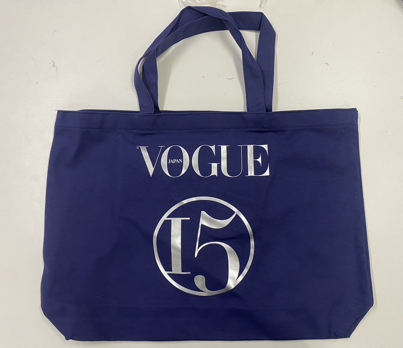 VOGUE Novelty กระเป๋าโท้ตผ้าแคนวาสใบใหญ่