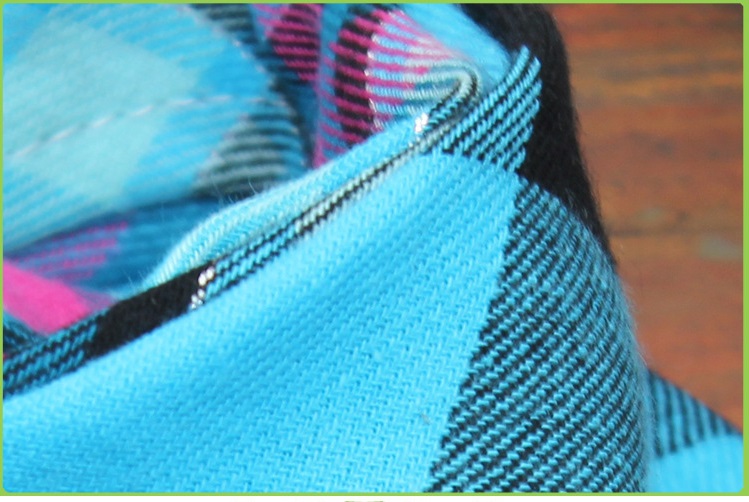 ผ้าพันคอ กันเปื่อน ใช้ผูกผมเด็ก BAPE KIDS รุ่นลายสก็อต