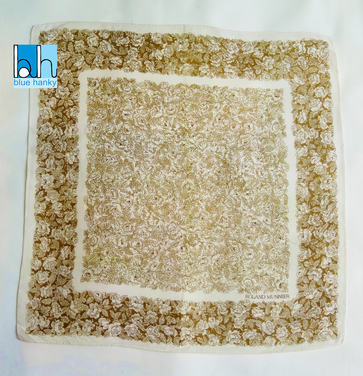 #95 18" ROLAND MUNNIER ผ้าเช็ดหน้ามือ2 สภาพดี ผ้าเช็ดหน้าผืนใหญ่