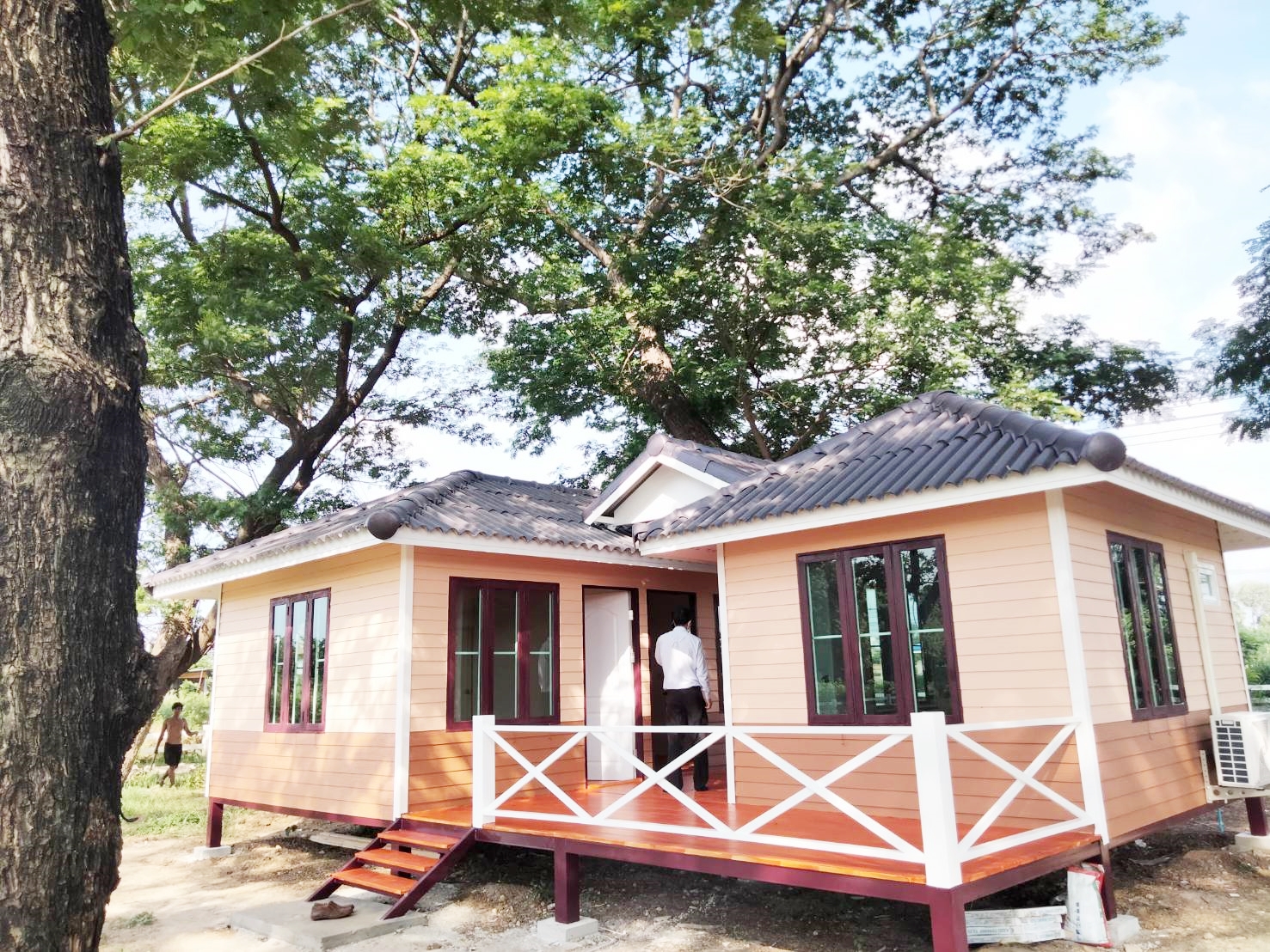 บ้านน็อคดาวน์ ขนาด 4*6 และ 3*4 พร้อมระเบียงกลางบ้าน