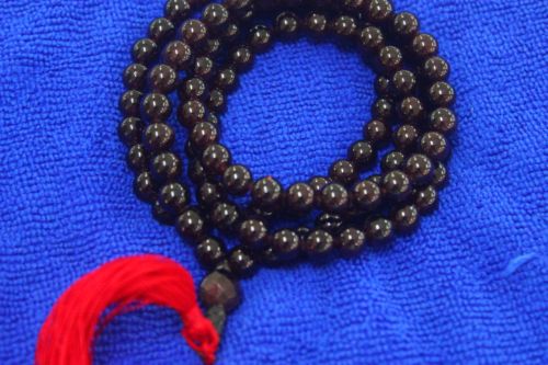 สร้อยประคำโกเมน ( Garnet )