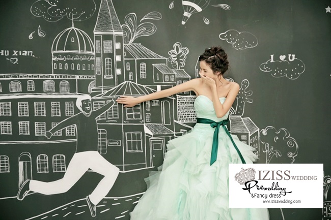 PW112 - Pre order ชุดคู่ถ่ายพรีเวดดิ้ง (prewedding dress) & ชุดแต่งงานแฟนซี (Fancy wedding dress)ชายหญิง "ธีมสีเขียว-เทา"