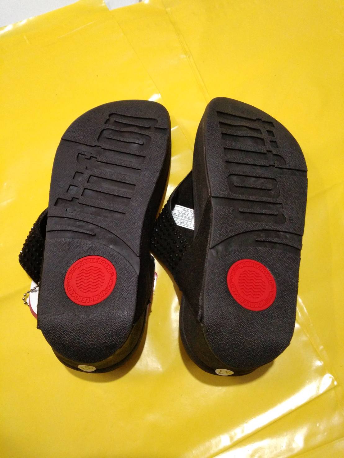 รองเท้าแตะสำหรับผู้หญิงแบบเพชรเต็ม