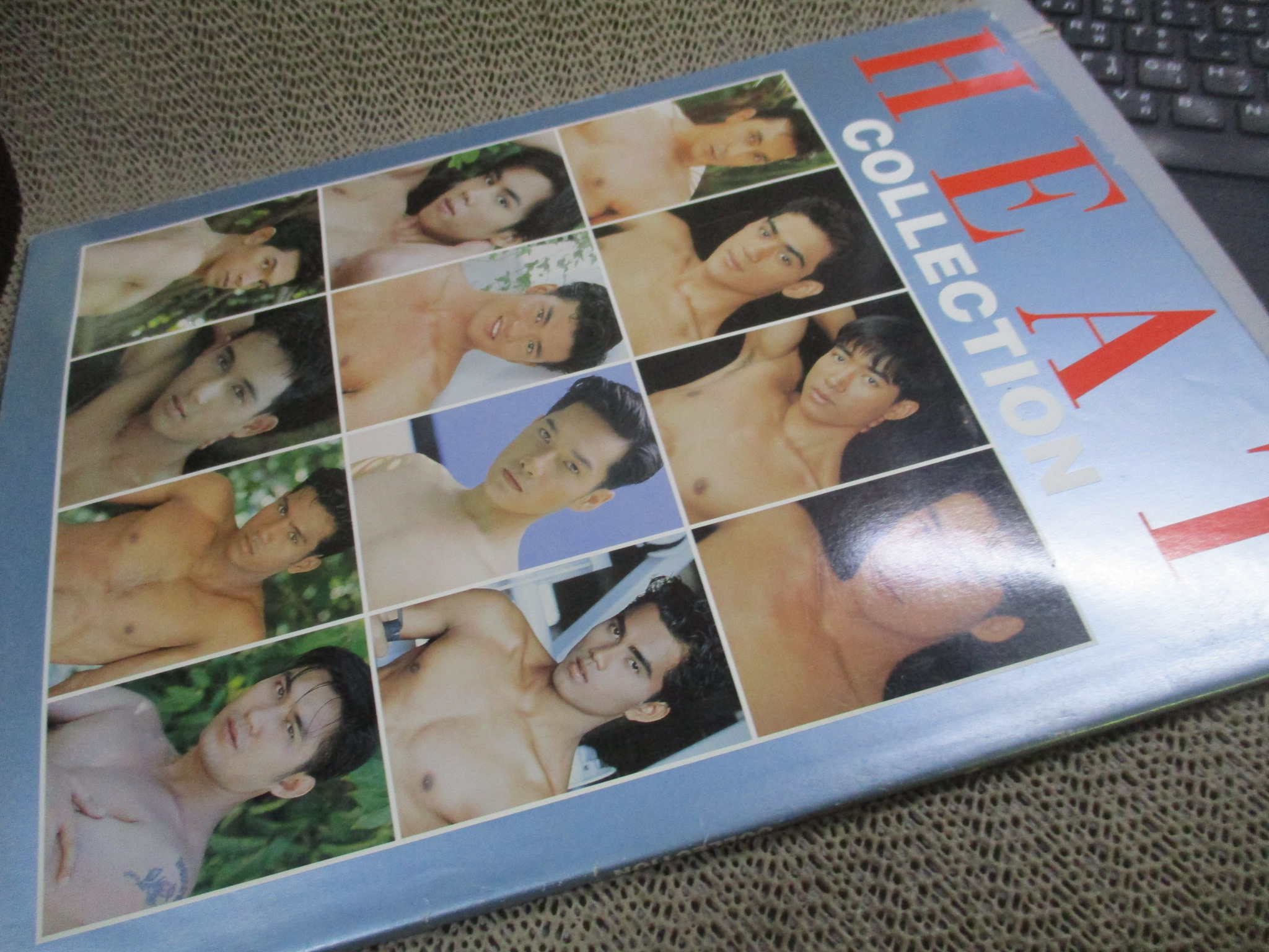 นิตยสาร HEAT COLLECTION สภาพดี รวมนายแบบโชว์เดี่ยว สีทั้งเล่ม ตำหนิ ปกนอกมีรอยขาดหน่อย