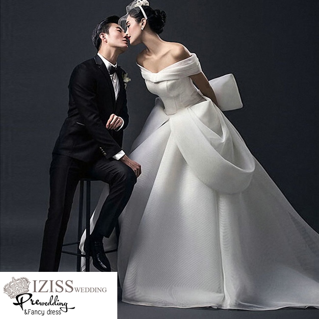 PW319 - **พร้อมส่งชุดผญ.ค่ะ** ชุดคู่ถ่ายพรีเวดดิ้ง (prewedding dress) & ชุดแต่งงานแฟนซี (Fancy wedding dress)ชายหญิง "ธีมชุดเจ้าสาวสีขาว-ดำ"
