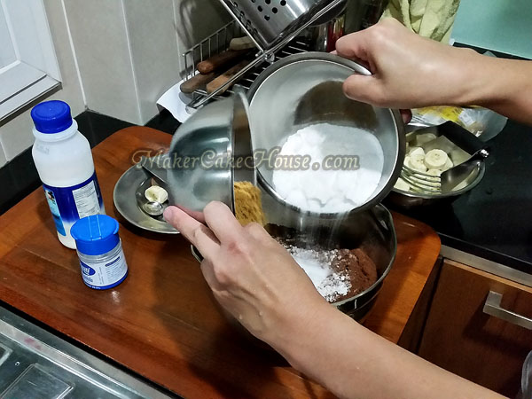สูตรและวิธีทำ Banana Choc Ball 1