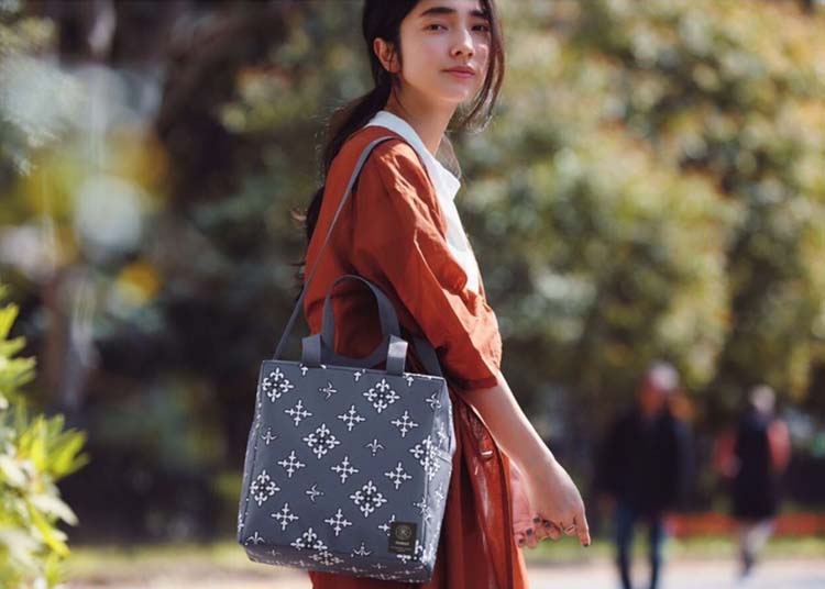 russet 保冷バッグBOOK SHOULDER BAG Ver. กระเป๋าเก็บอุณหภูมิ กระเป๋าเก็บความเย็น ใช้ถือหรือสะพายได้