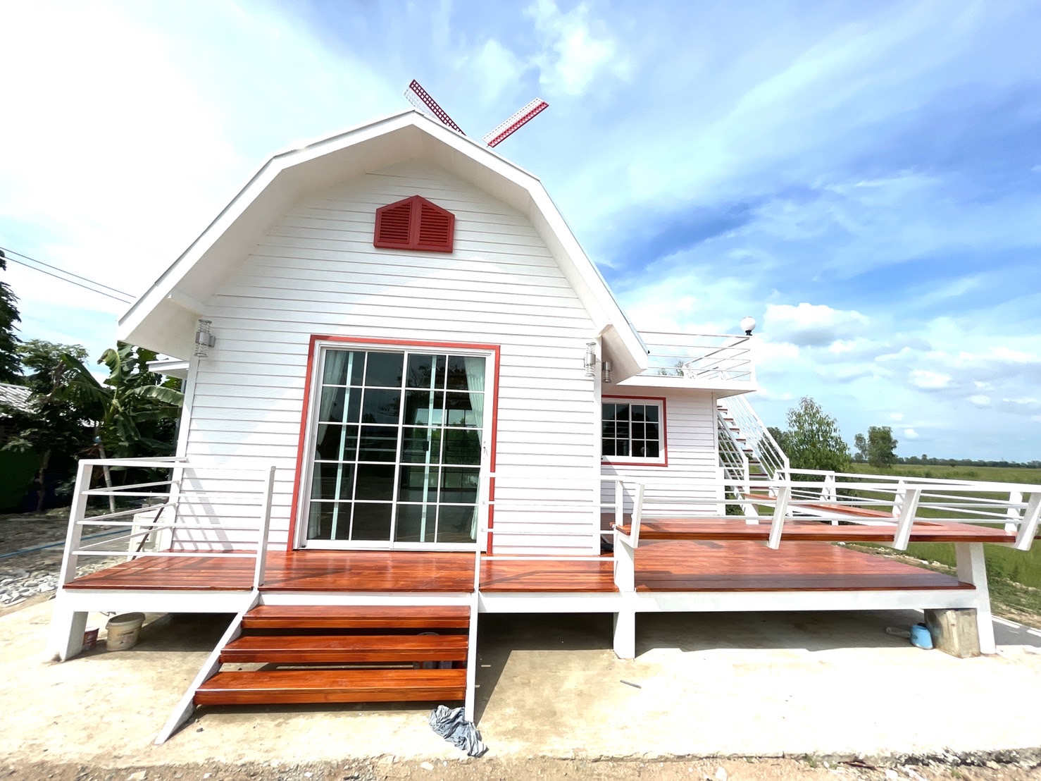 บ้านกังหันลม ขนาดกว่า 50 ตารางเมตร ใหม่ล่าสุด กังหันหมุนได้จริง