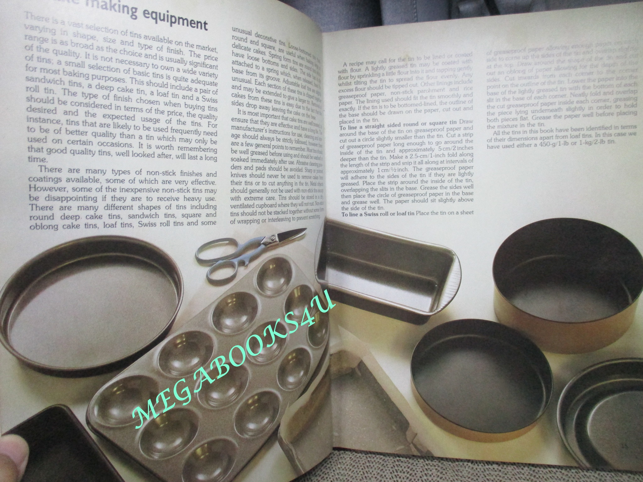 หนังสือ ตำราตกแต่งและทำขนมเค้ก(ปกแข็ง) (ภาษาอังกฤษ) Hamlyn All Colour Book of Cakes and Cake Decorating - Jill Spencer - 1981 Edition