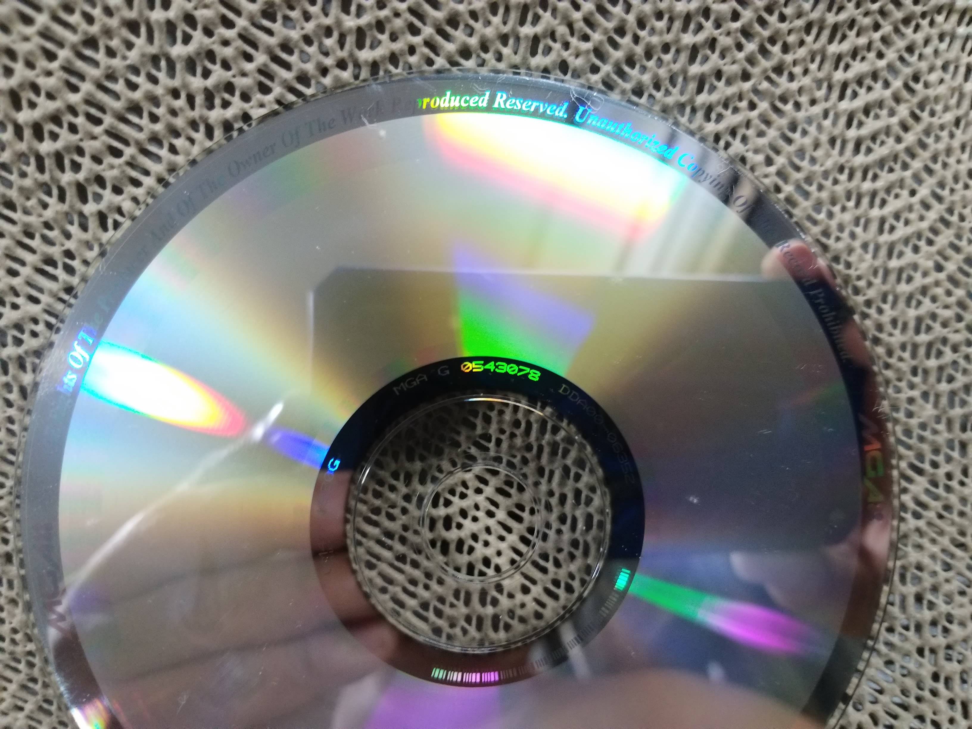 ซีดีเพลงไทยสากล ดับเบิ้ลยู Double You อัลบั้ม GLOW IN THE DARK บรรจุ10เพลง // ปกสวย เจาะ แผ่นแท้ แผ่นสวย / ปกและแผ่นมีปากกาเมจิคเขียนข้อความไว้