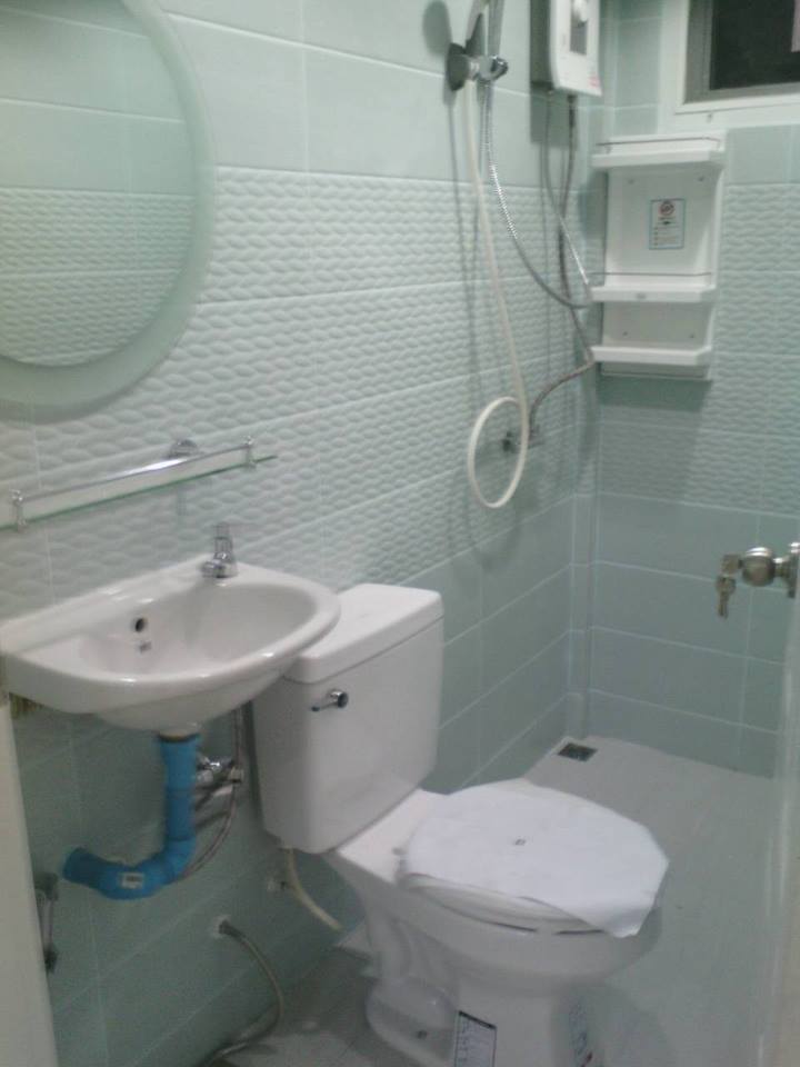 บ้านน็อคดาวน์ ทรงปั้นหยา ขนาด 4*6 เมตร ระเบียง1.2*4 เมตร (1 ห้องนอน 1 ห้องน้ำ 1 ห้องนั่งเล่น)