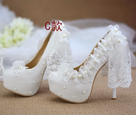 รองเท้าเจ้าสาวสีขาว ไซต์ 34-40 สูง 5.6 / 4.4 / 3.2 นิ้ว