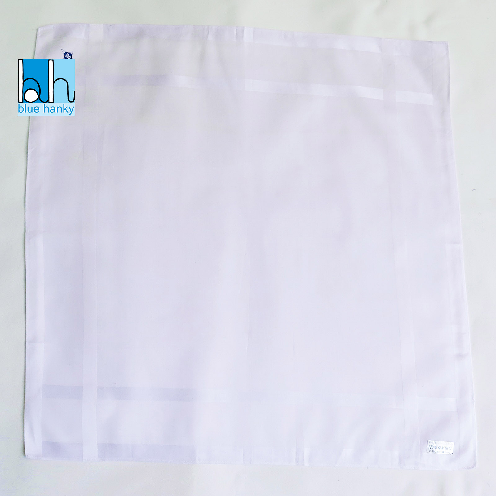 #125 18" สีขาว ผ้าเช็ดหน้ามือ2 สภาพดี ผ้าเช็ดหน้าผืนใหญ่