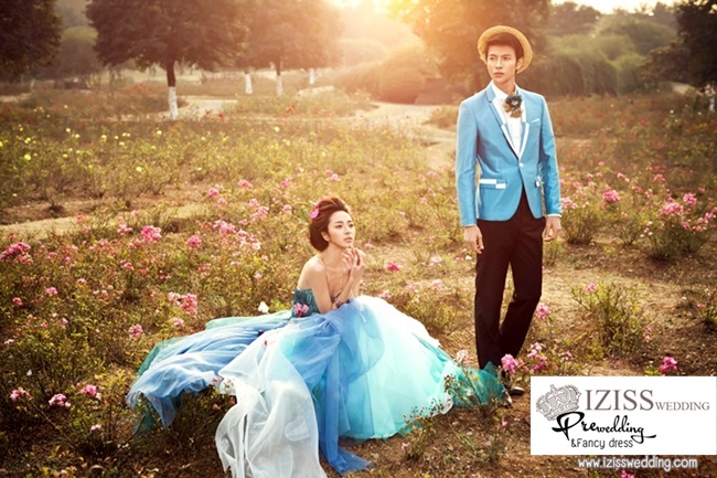 ***พรีออเดอร์***ชุดคู่ถ่ายพรีเวดดิ้ง (prewedding dress) & ชุดแต่งงานแฟนซี (Fancy wedding dress)ชายหญิง สไตล์ colorful "ธีมสีเขียว-ฟ้า"