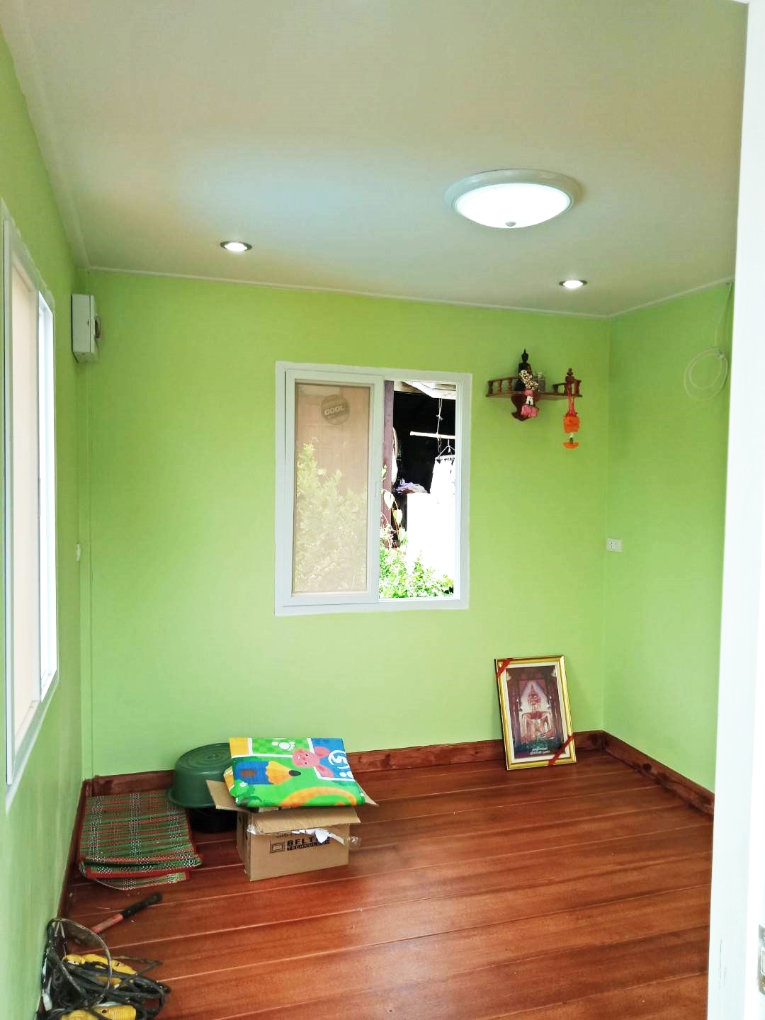 บ้านน็อคดาวน์ 2 ชั้น ขนาด ที่ 4*6 เมตร พื้นใที่ช้สวย และระเบียงทั้งชั่นบนแล้วชั้นล่าง