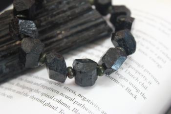 แบล็ค ทัวร์มาลีน ( Black Tourmaline )