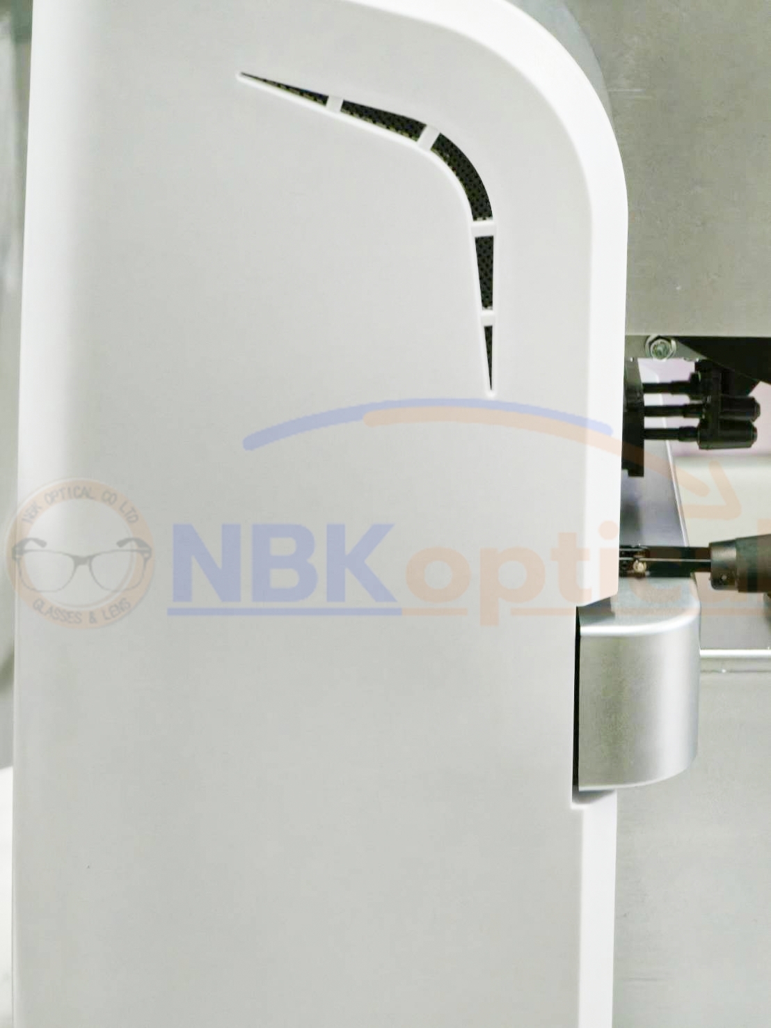 เครื่องเช็คเลนส์ออโต้ LM-900 Lensmeter