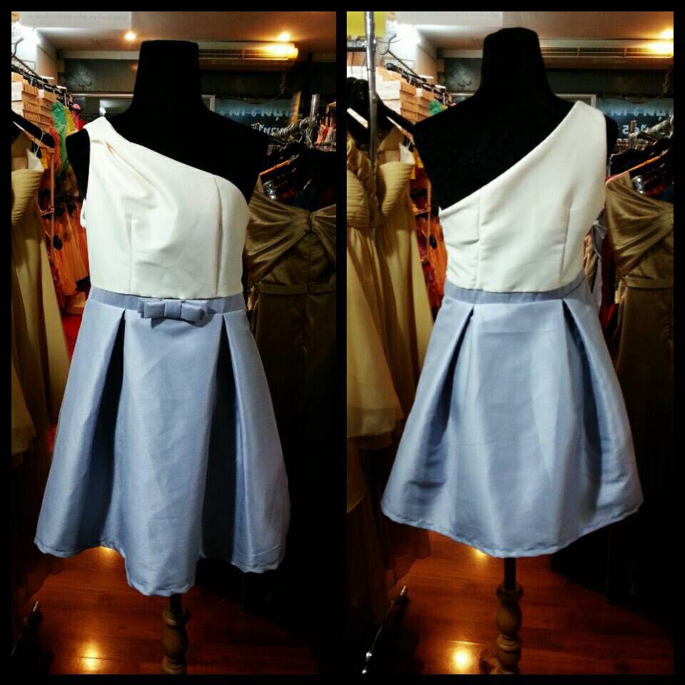 ชุดราตรีสั้นบ่าเดียว กระโปรงพองๆ ให้เช่า 500 บาท