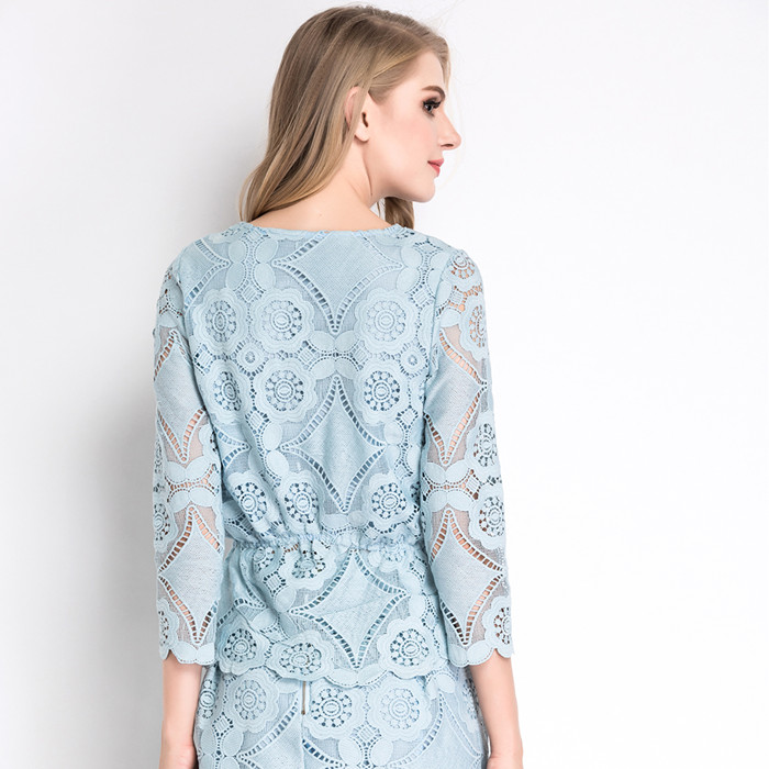 **หมดค่ะ**ชุดลูกไม้แขนยาวสีฟ้าใส่ทำงาน เพื่อนเจ้าสาว แบ่งเ็นเสื้อ+กระโปรง ฉลุลายดอกไม้ สวยคุณภาพดีเหมือนแบบค่ะ