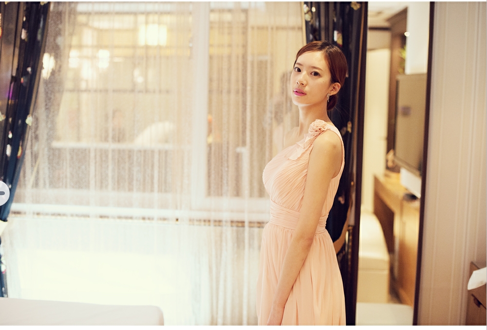 ***หมดค่ะ***เดรสยาวผ้าชีฟองสีส้มอมชมพู ไหล่เฉียง มีซับในสวยเหมือนแบบ100%ค่ะ