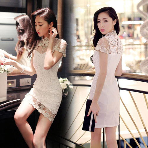 **พร้อมส่งด่วนมีจำนวนจำกัดค่ะ**เดรสไปงานแต่งสีขาวแขนสั้นคอตั้ง ดีเทลตกแต่งคอด้วยผ้าโปร่งลูกไม้สีขาวปักลวดลายสีทอง เดรสใช้ผ้าลูกไม้สีขาวอย่างดีติดซิปด้านหลัง มีซับใน สวยคุณภาพดีเหมือนแบบค่ะ