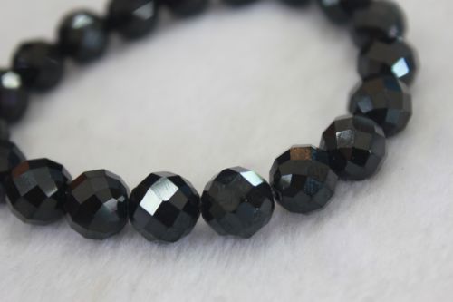 นิลดำ ( Black Spinel )