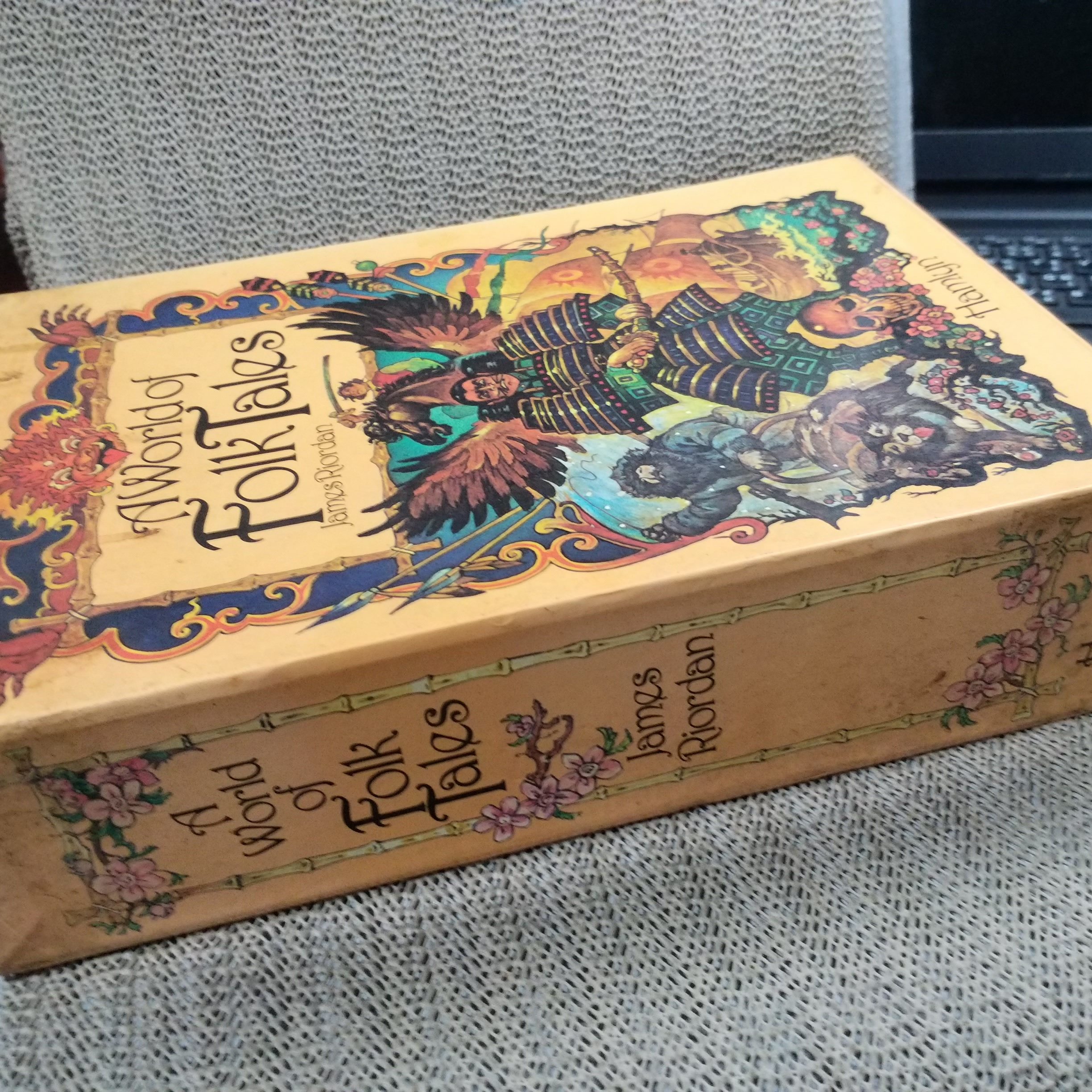 หนังสือนิทานพื้นบ้าน ภาษาอังกฤษ A WORLD OF FOLKTALES / James Riordan Boxset 5เล่มครบชุด สภาพดี สวย