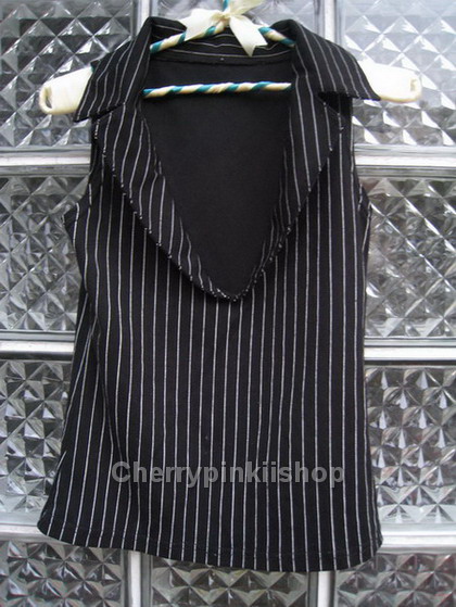 เสื้อแฟชั่น คอปก แขนกุด สีดำ ลายทางขาว เนื้อผ้ายืดได้ ใส่สบาย