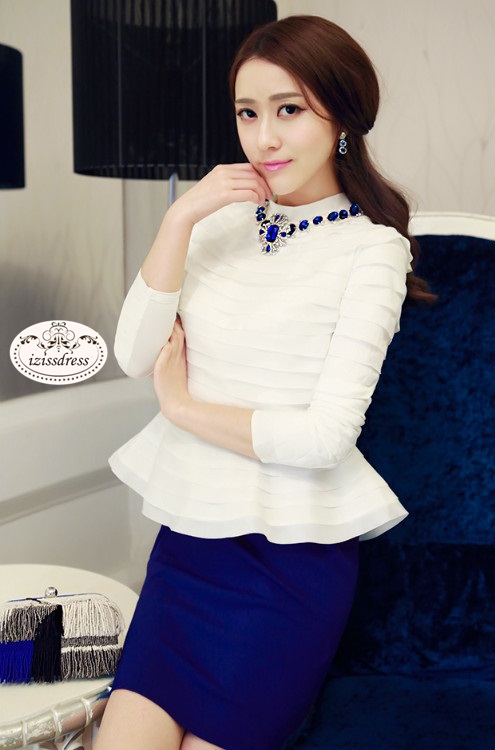 ***หมดค่ะ*** เสื้อชีฟองสีขาว ระบายเป็นชั้นคอกลมแขนยาว+กระโปรงสีน้ำเงินทรงเอ สวยเหมือนแบบ100%ค่ะ