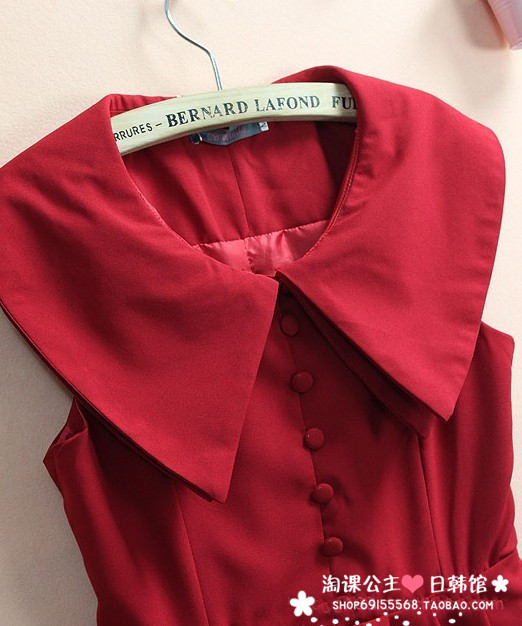 **พร้อมส่ง**เดรสสีแดง ปก 2 ชั้น ติดกระดุมด้านหน้าเนื้อผ้าอย่างดี มีซับในทั้งชุดค่ะ